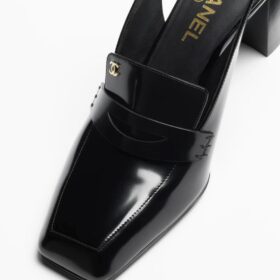 Shiny Calfskin Schwarz 7 cm