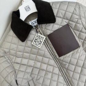 Kurze Jacke aus Funktionsgewebe