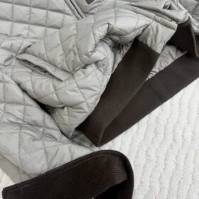 Kurze Jacke aus Funktionsgewebe