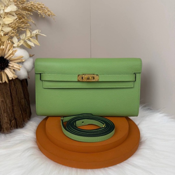 Kelly To Go Vert Criquet Evercolor 19 cm