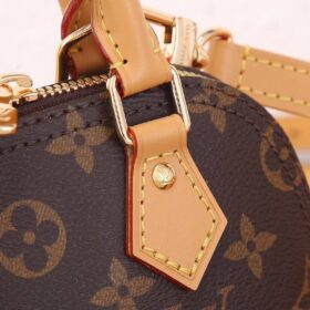 Nano Alma aus Monogram Canvas 18 cm