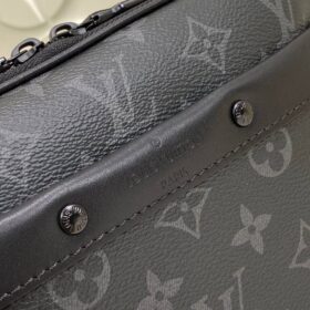 Alpha Messenger Monogram Schwarz 24 cm