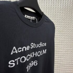 Long-Sleeved Crew-Neck Schwarz