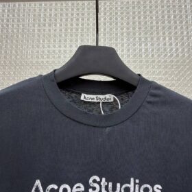 Long-Sleeved Crew-Neck Schwarz