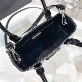 Kleine Satchel aus Spazzolato-Leder 15cm