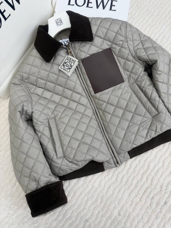 Kurze Jacke aus Funktionsgewebe
