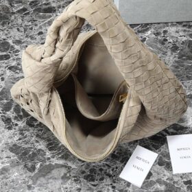 Jodie Taupe 48cm