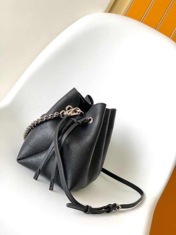Bella Beuteltasche Schwarz / Silber 22 cm