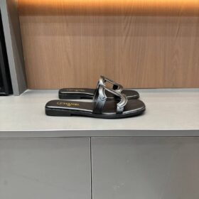 Schwarze Mules aus Lammleder