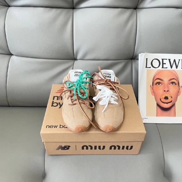 530 SL Suede Ecru