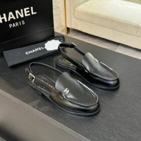 Slingback-Loafer in glänzendem Schwarz