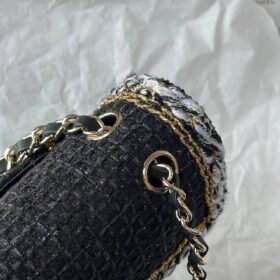 Kleine klassische Tasche aus Tweed und Goldmetall 23 cm