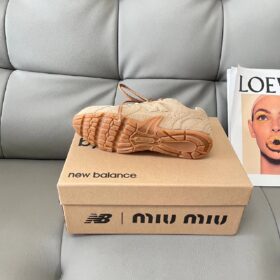 530 SL Suede Ecru