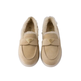 Loafer aus Wildleder und Lammfell