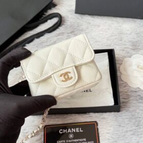 Weiße gesteppte Mini-Tasche 10 cm