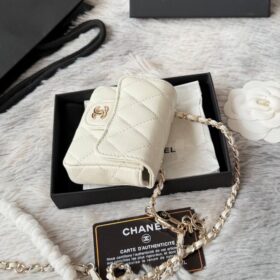 Weiße gesteppte Mini-Tasche 10 cm