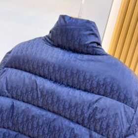 Oblique Daunenjacke Marineblau