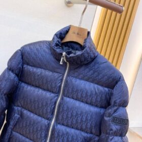 Oblique Daunenjacke Marineblau