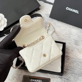 Weiße gesteppte Mini-Tasche 10 cm