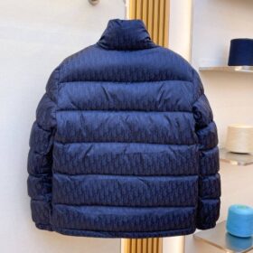 Oblique Daunenjacke Marineblau