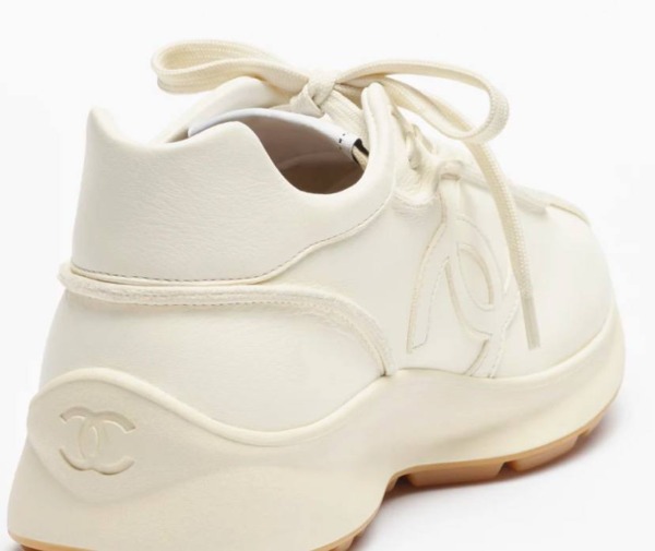 Turnschuhe/ Elfenbein