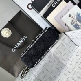 Kleine klassische Tasche aus Tweed und Goldmetall 23 cm