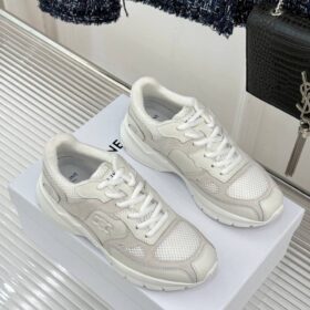 Runner Sneaker Suede Ecru