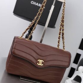 Flap Patinated Lambskin Dunkelbraun/Gold 25,5 cm