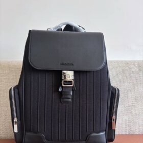 Never Still Backpack Schwarz 44 cm