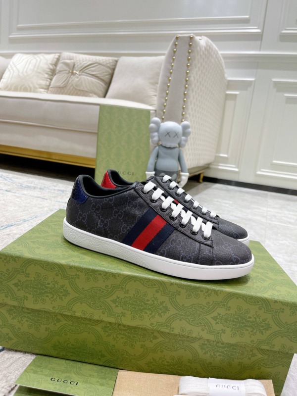Ace trainer Schwarz GG Supreme Canvas
