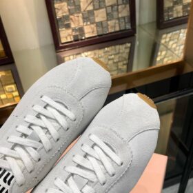 Plume Suede Weiß