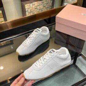 Plume Suede Weiß