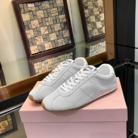 Plume Suede Weiß