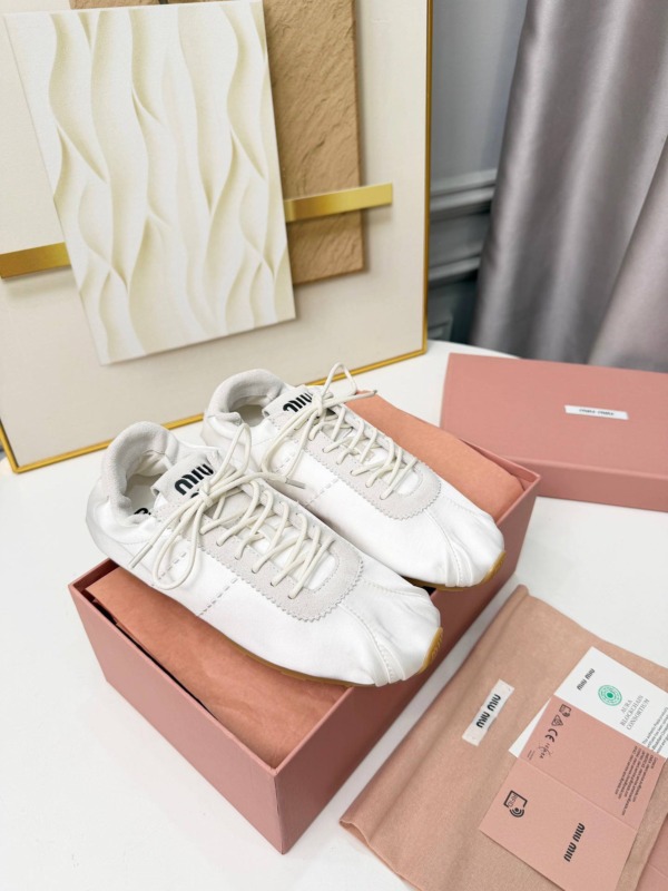 Plume Technical Fabric und Suede Weiß