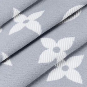 Essential Hellgrau