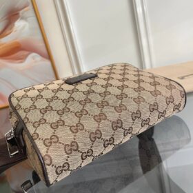 Monogramm-Gürteltasche, dunkelbraun 21.5 cm