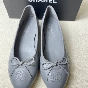 CC Ballerina-Pumps mit Cap-Toe in Grau