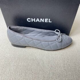 CC Ballerina-Pumps mit Cap-Toe in Grau
