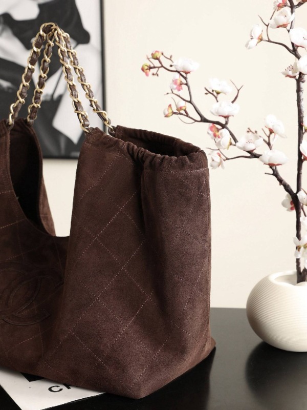 Gesteppte Neo Cabas Shopper-Tasche aus Wildleder in Dunkelbraun 44.5 cm