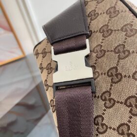 Monogramm-Gürteltasche, dunkelbraun 21.5 cm