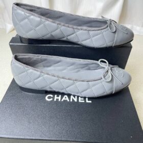 CC Ballerina-Pumps mit Cap-Toe in Grau