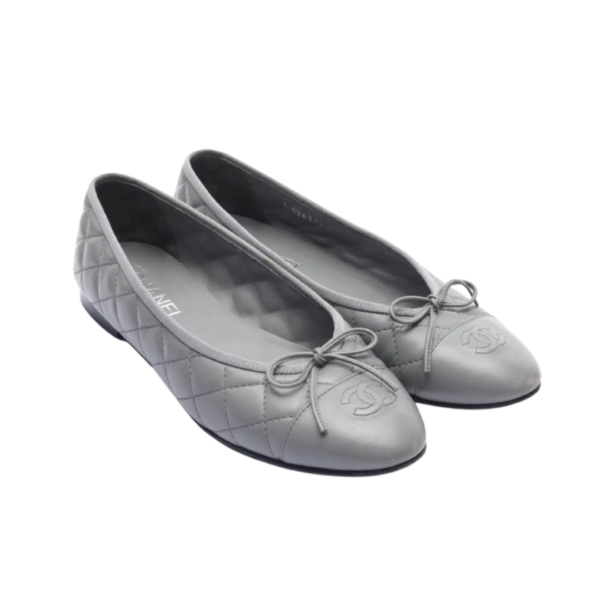 CC Ballerina-Pumps mit Cap-Toe in Grau