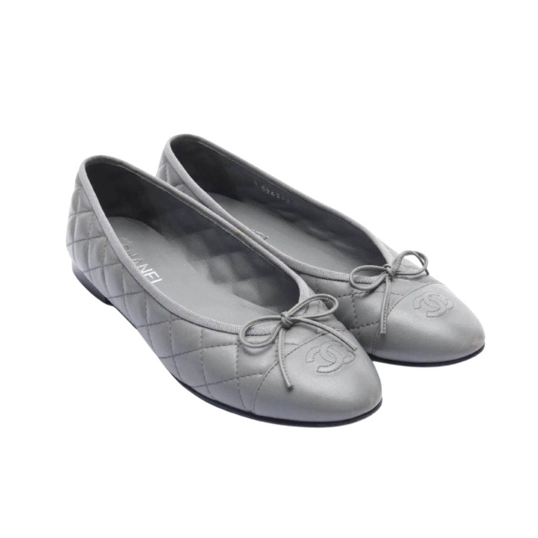 CC Ballerina-Pumps mit Cap-Toe in Grau