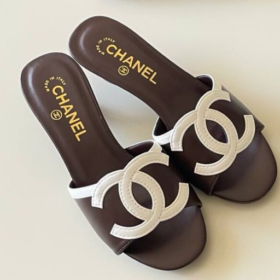 Braune Mules mit Absatz