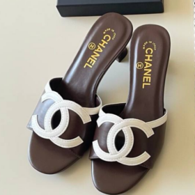 Braune Mules mit Absatz