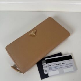 Saffiano-Leder in Braun10.3cm