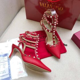 Rote Leder-Pumps mit Rockstud-Nieten  6.5cm