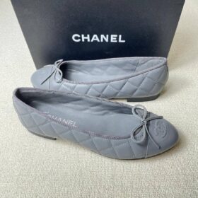 CC Ballerina-Pumps mit Cap-Toe in Grau