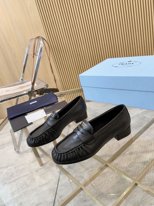 Leather Penny Loafers Schwarz