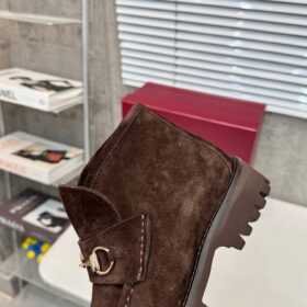 Damen-Ankle-Boot mit Trensenverschluss Dunkelbraunes Wildleder